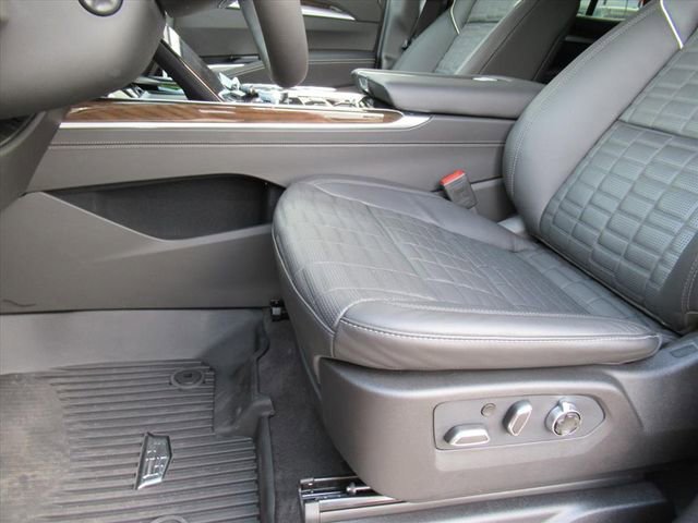 2026 Cadillac Escalade Platinum Sport - Photo 17