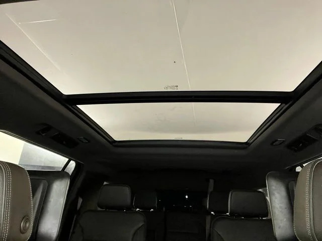 Used 2021 White GMC Denali image 35