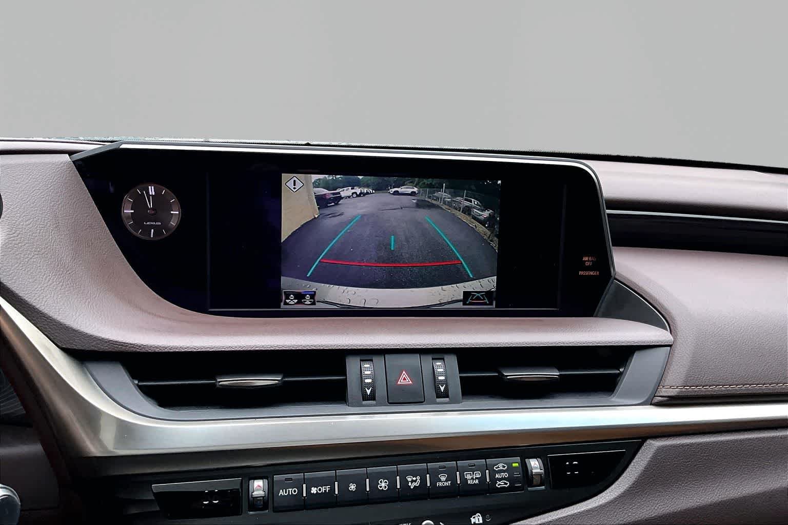 Used 2020 Atomic Silver Lexus  image 27