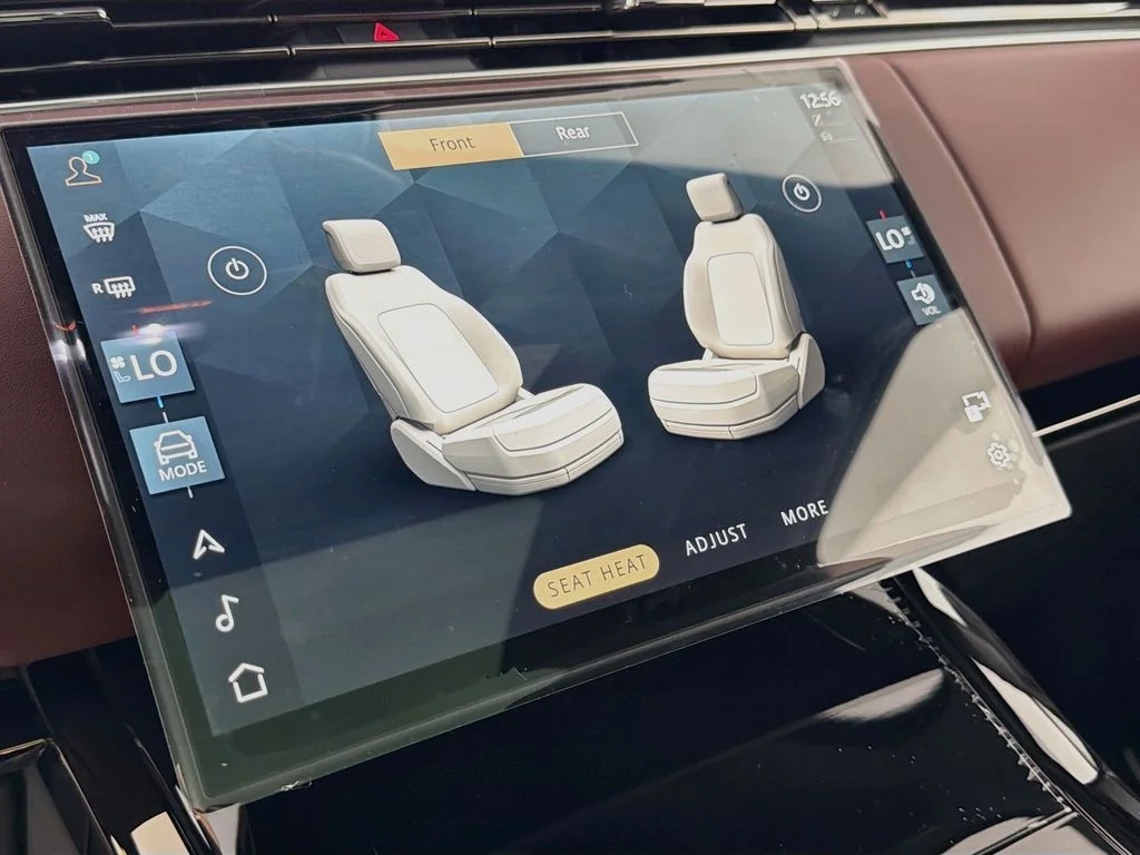 New 2026 Fuji White Land Rover Dynamic SE image 21
