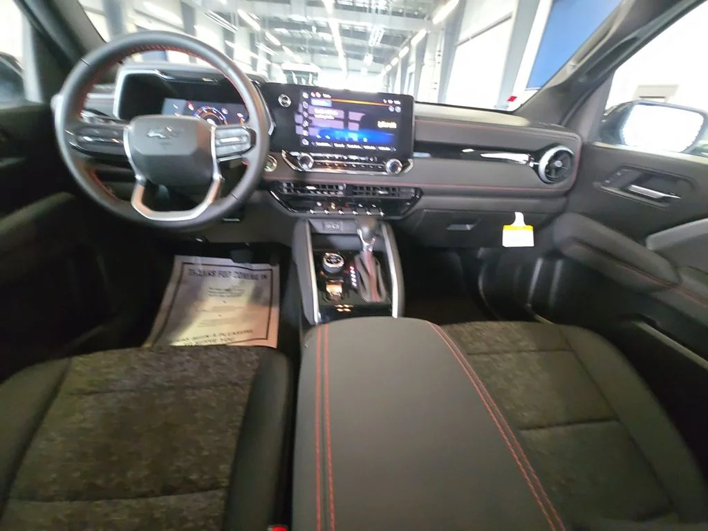 Used 2023 White Chevrolet Z71 image 21