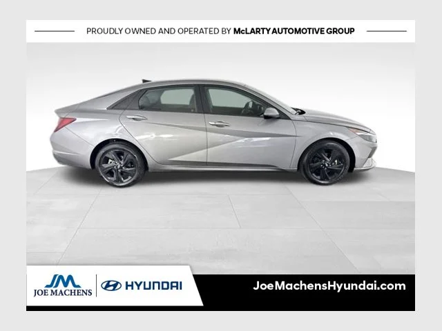 Used 2023 Silver Hyundai SEL image 1