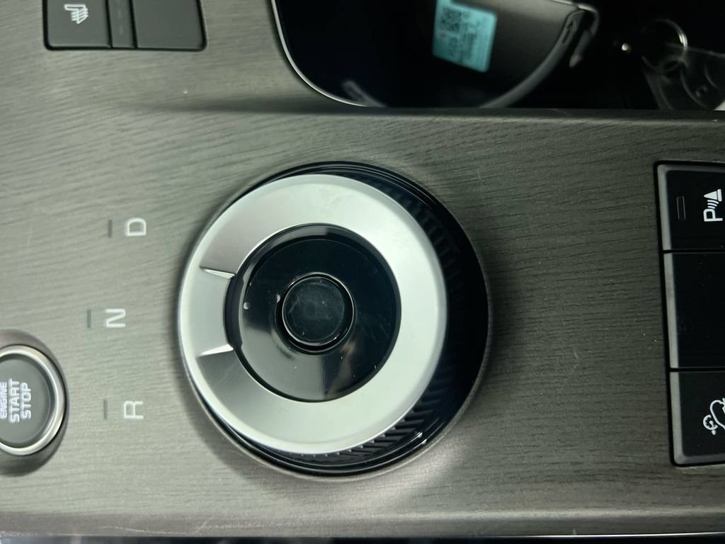 New 2026 Snow White Pearl Kia X-Line image 24