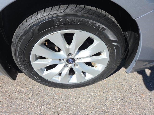 Used 2015 Ice Silver Metallic Subaru 2.5i Premium image 22