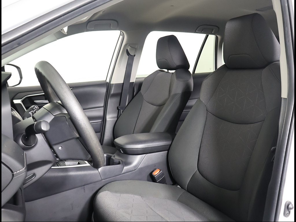 Used 2025 Ice Cap Toyota XLE image 7