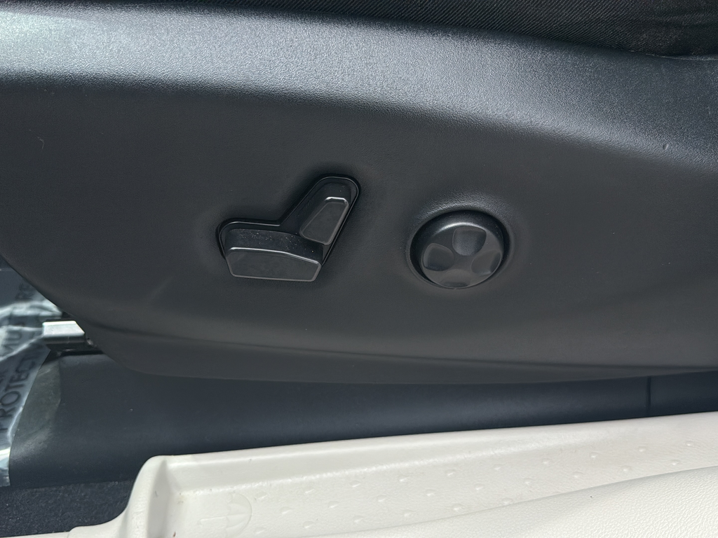 Used 2023 White Chrysler Touring L image 16