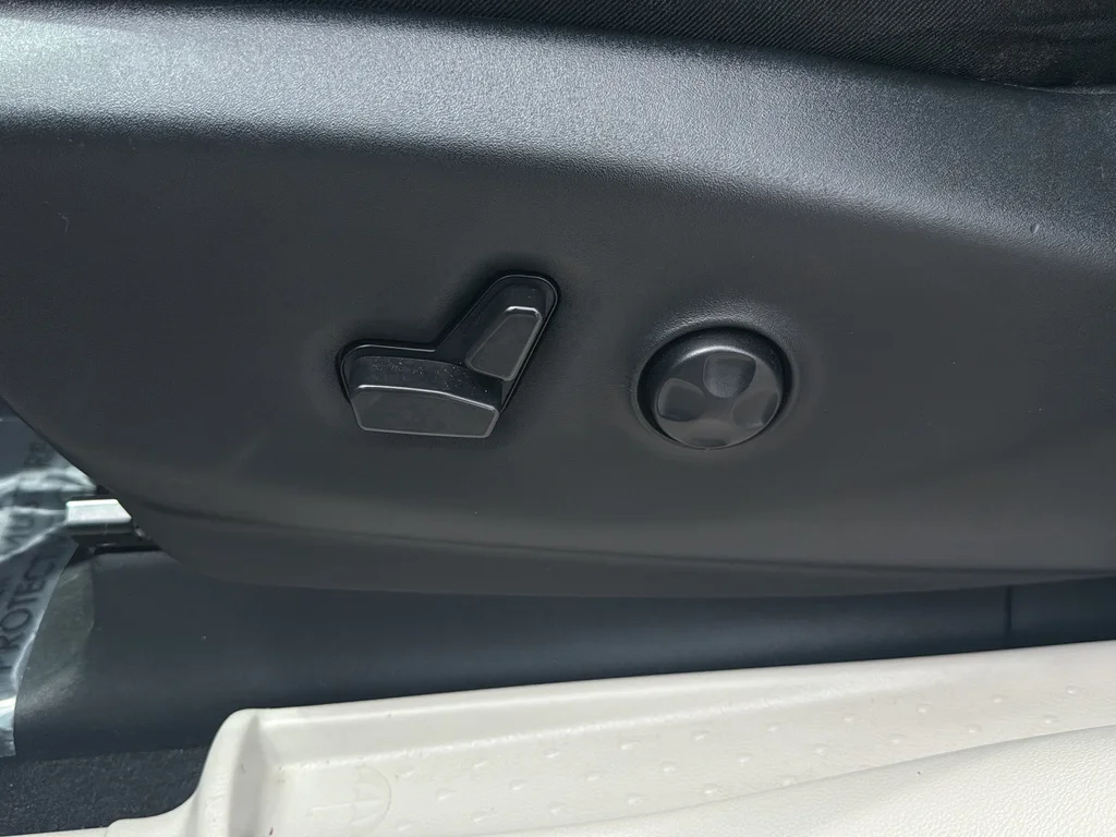Used 2023 White Chrysler Touring L image 16