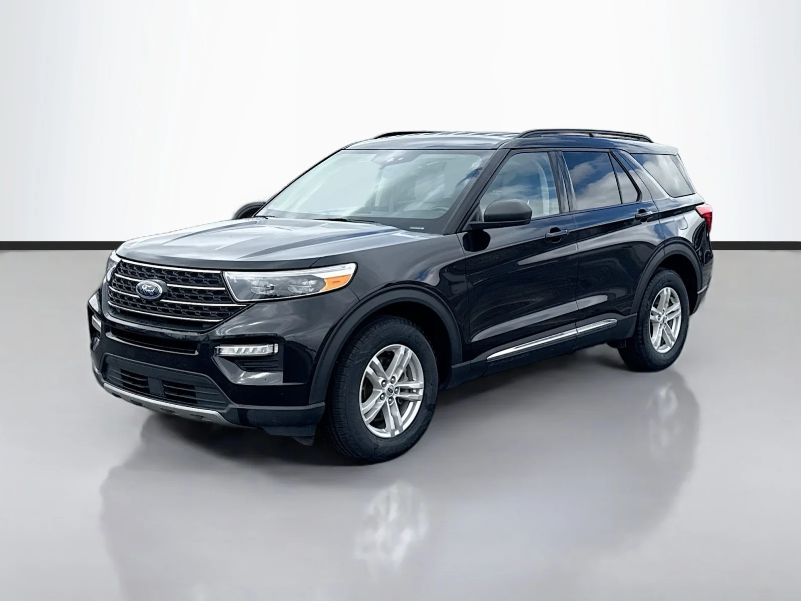 2024 Ford Explorer XLT 4WD's photo