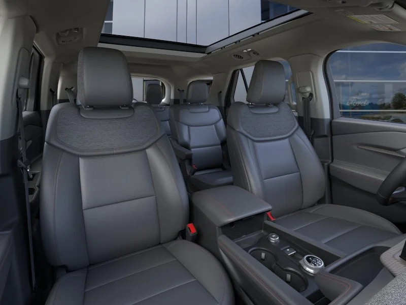 New 2026 Star White Metallic Tri-Coat Ford Active image 33