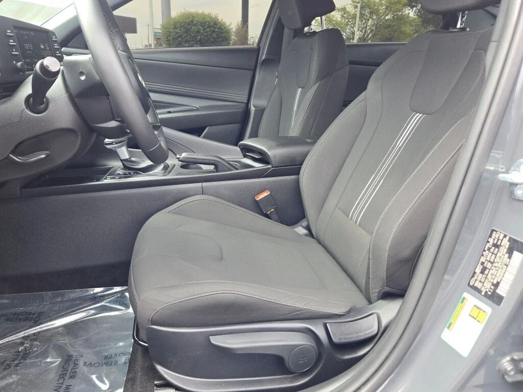 Used 2026 Gray Hyundai SEL Sport image 18