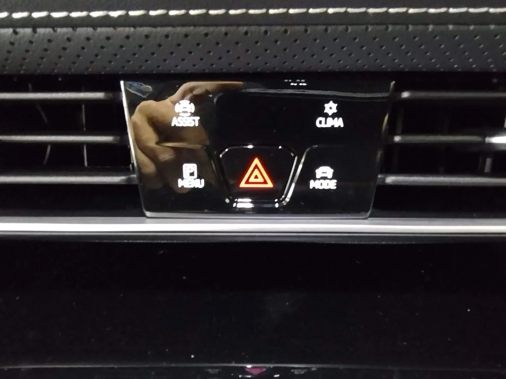 New 2026 Black Volkswagen 2.0T SE w/Technology image 35