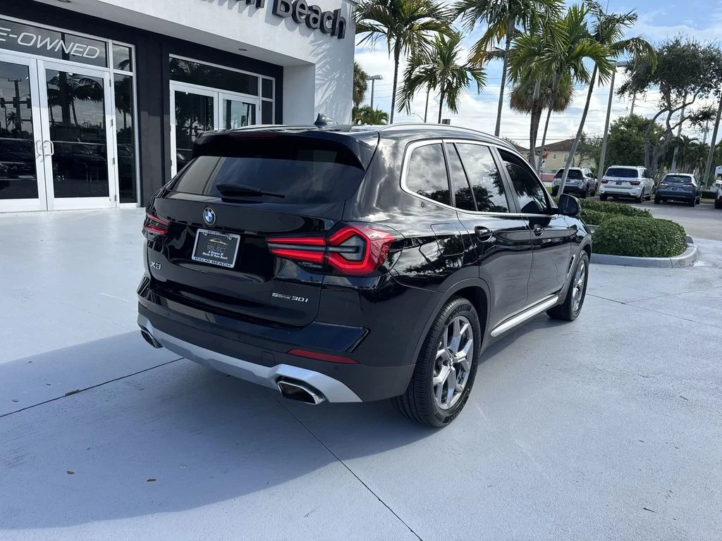 Used 2022 Jet Black BMW sDrive30i image 3