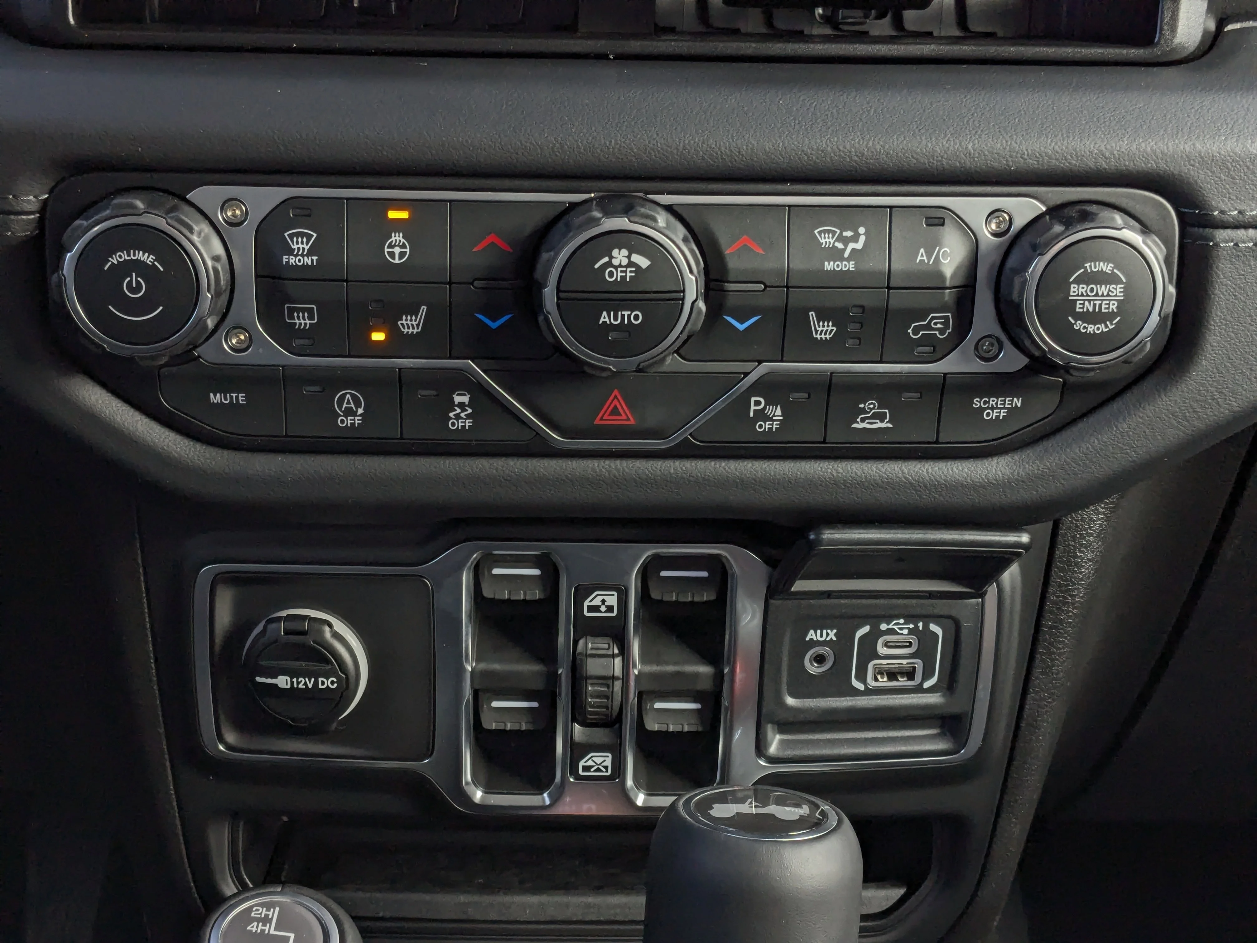 New 2026 Grey Jeep Sahara - - McKinley Leather - Body-Color Top - Alpine Audio - Remote Start & tons more! image 21