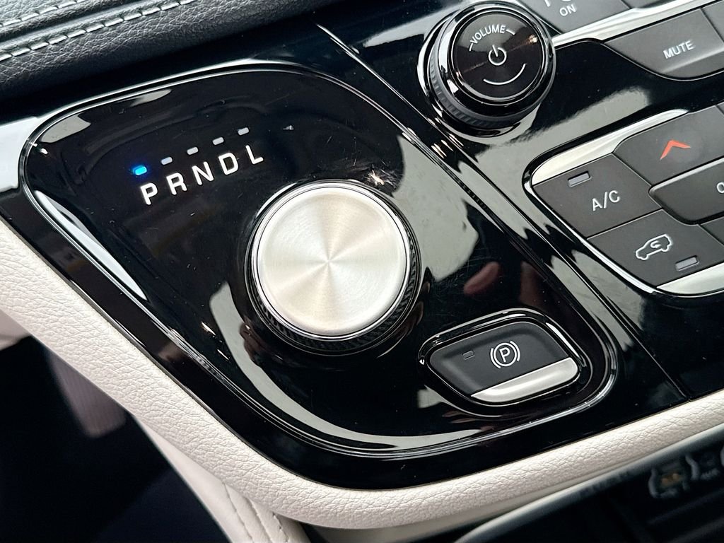 Used 2023 Bright White Clearcoat Chrysler Hybrid Limited image 17