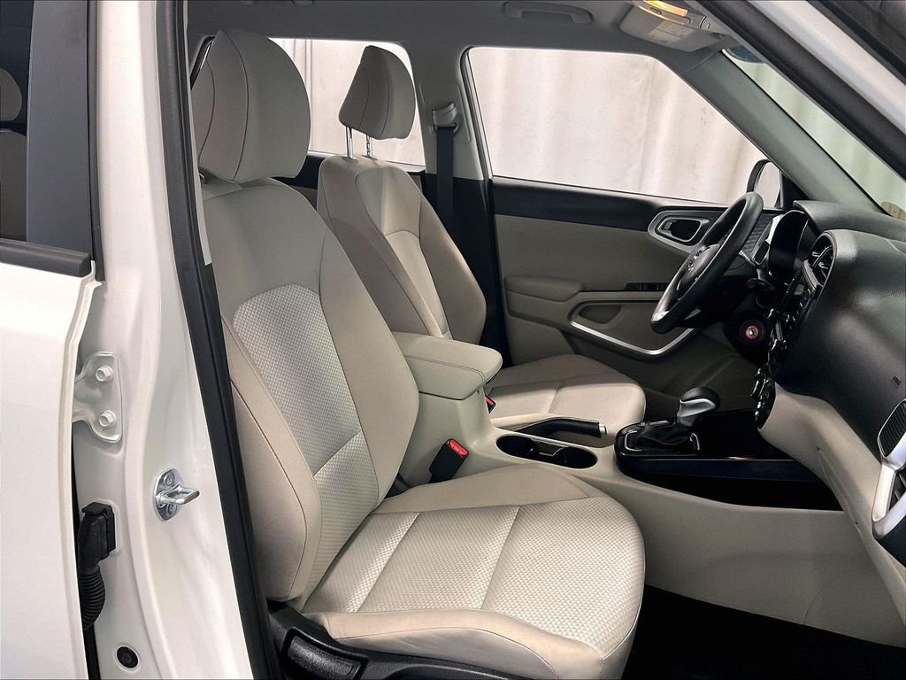 Used 2025 White Kia LX image 11