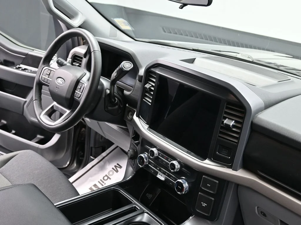 Used 2025 Gray Ford XLT image 18