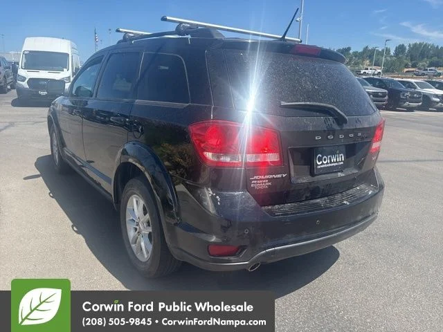 Used 2015 Black Dodge SXT image 7