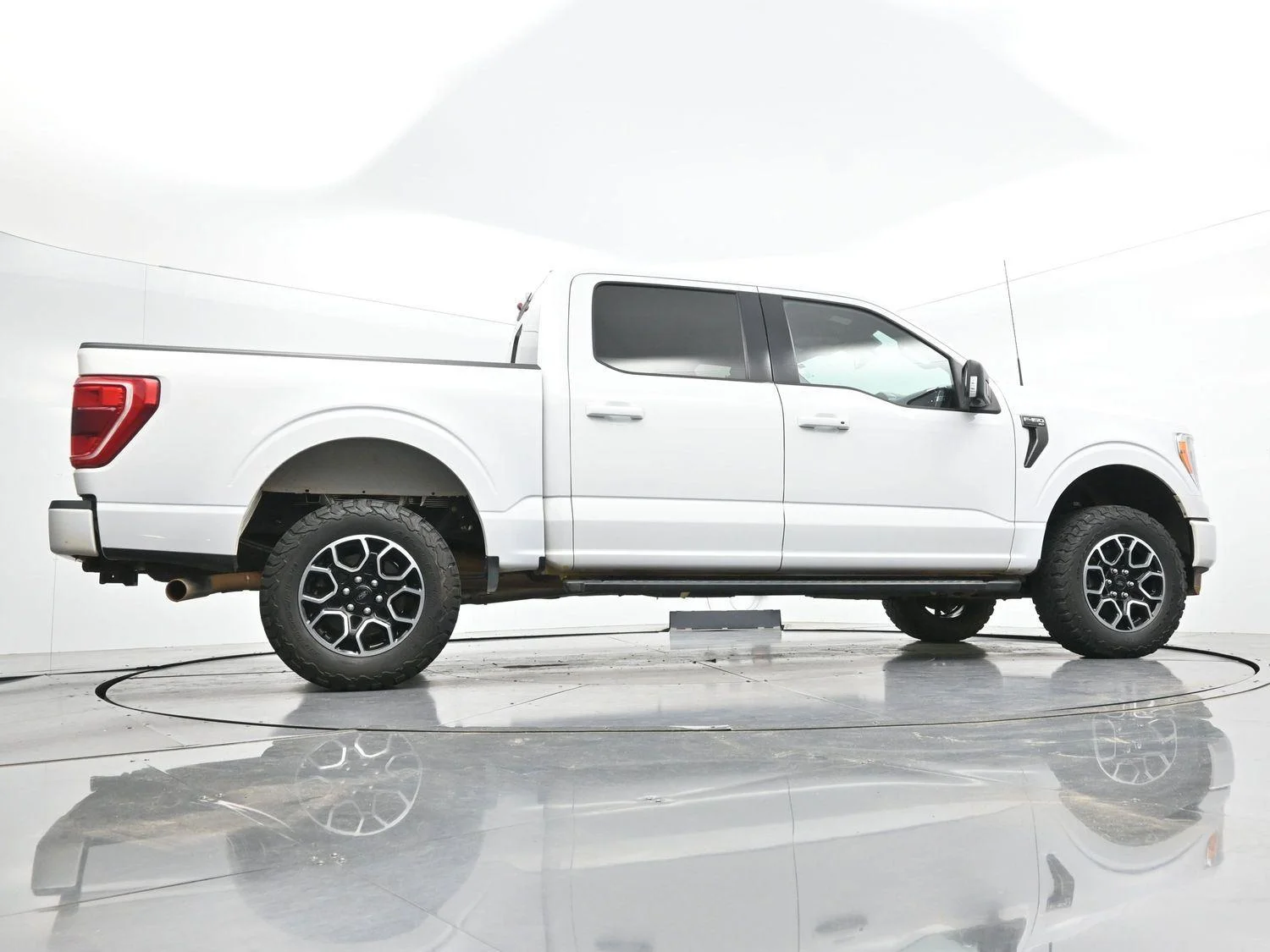Used 2022 Oxford White Ford XL image 50