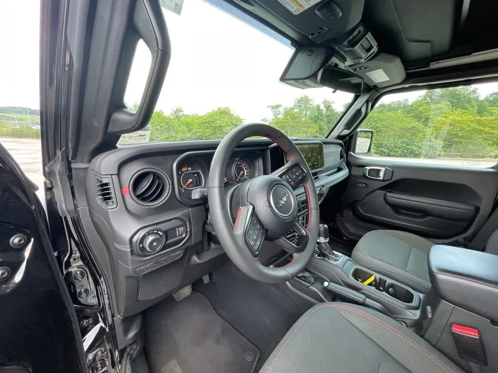 Used 2025 Black Jeep Rubicon image 17