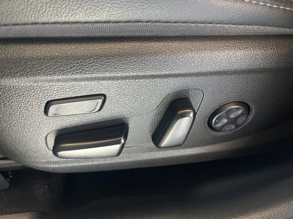 Used 2023 Twilight Black Hyundai Limited image 18