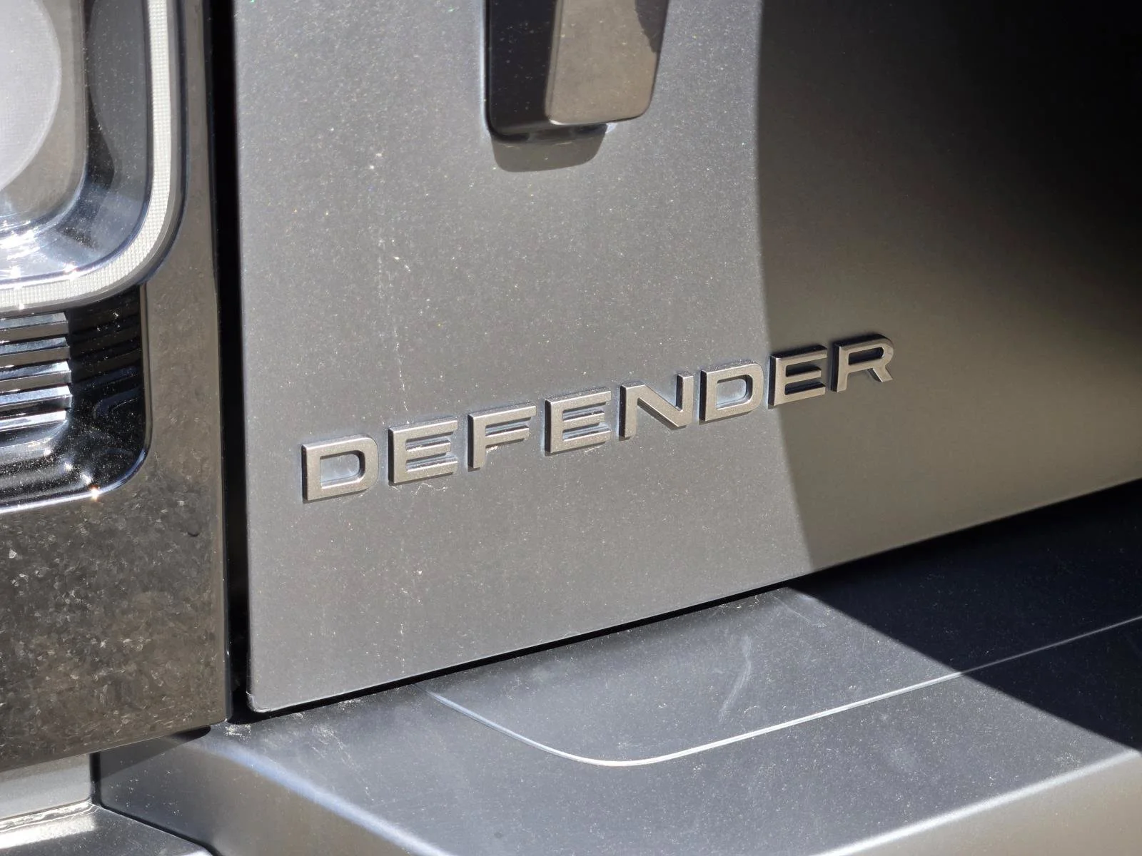Used 2025 Gray Land Rover V8 image 9