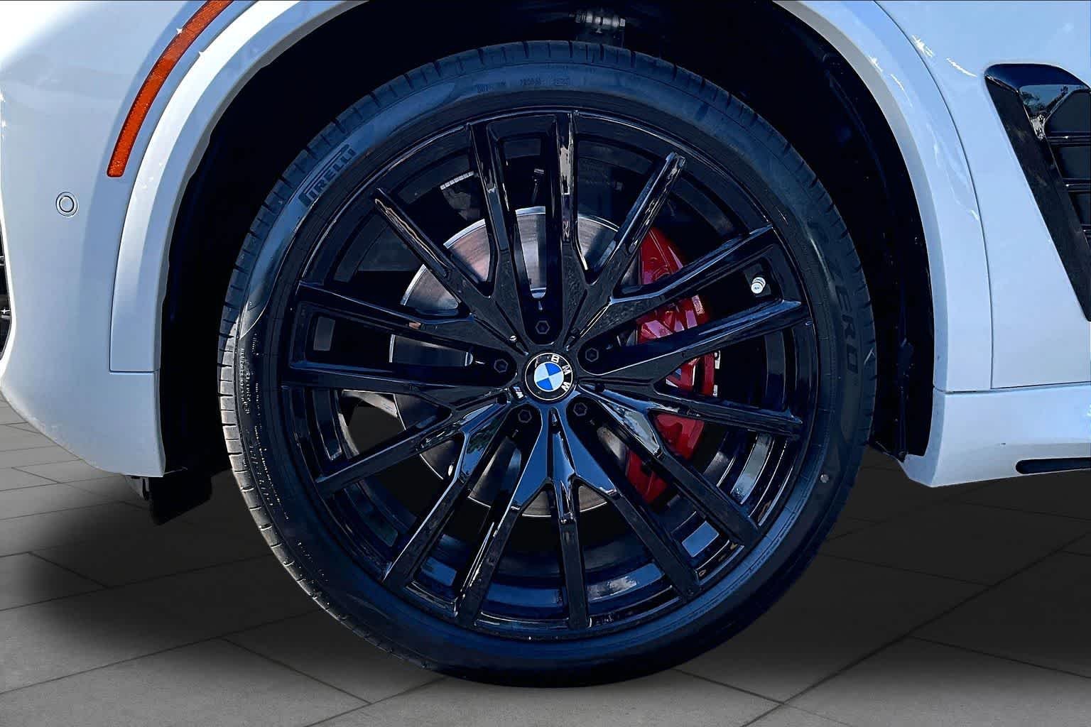 New 2026 Mineral White Metallic BMW xDrive40i image 11