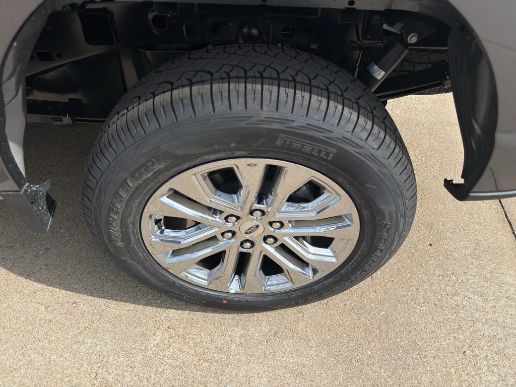 New 2026 Carbonized Gray Metallic Ford XLT image 11