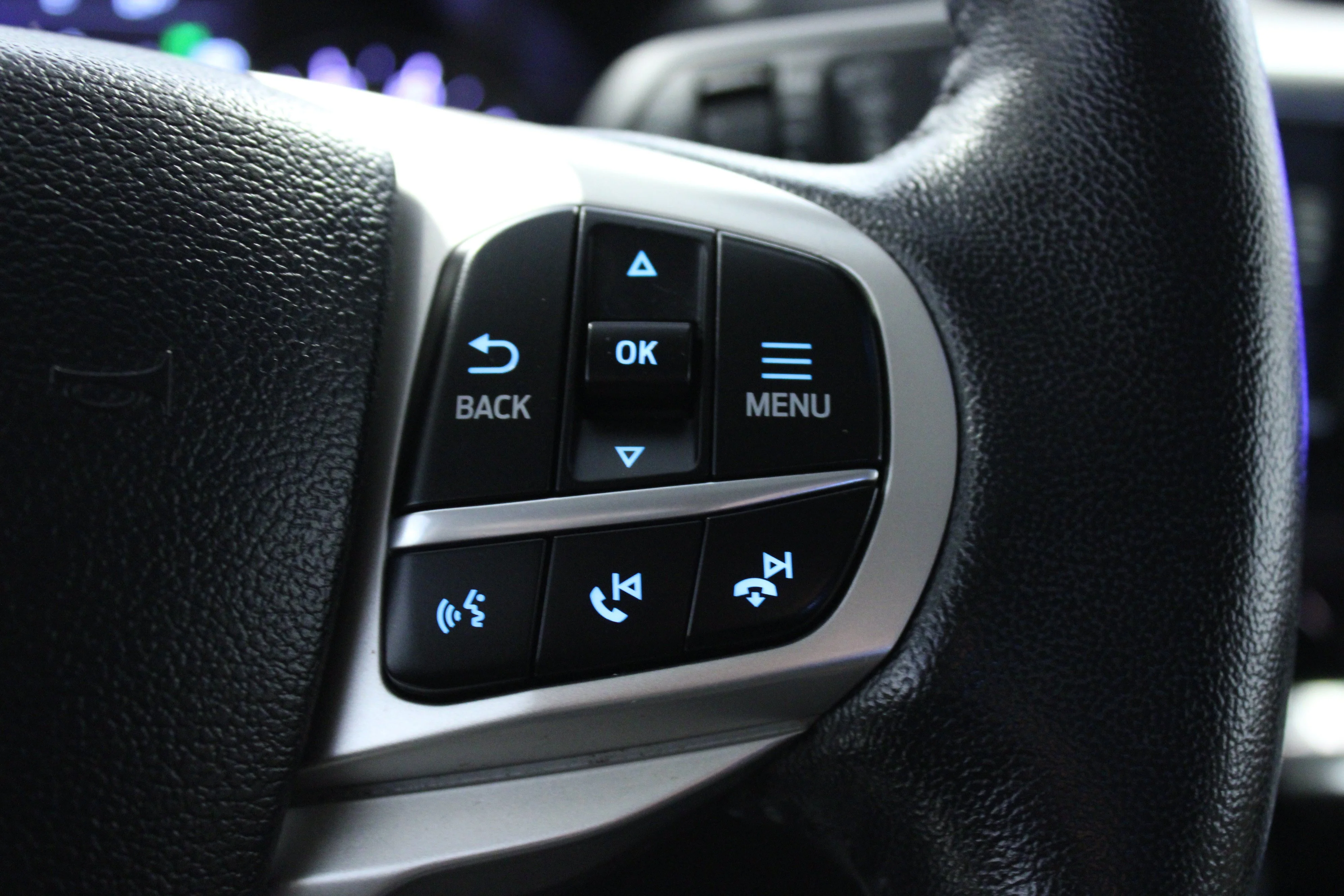Used 2023 Gray Metallic Ford Limited image 22