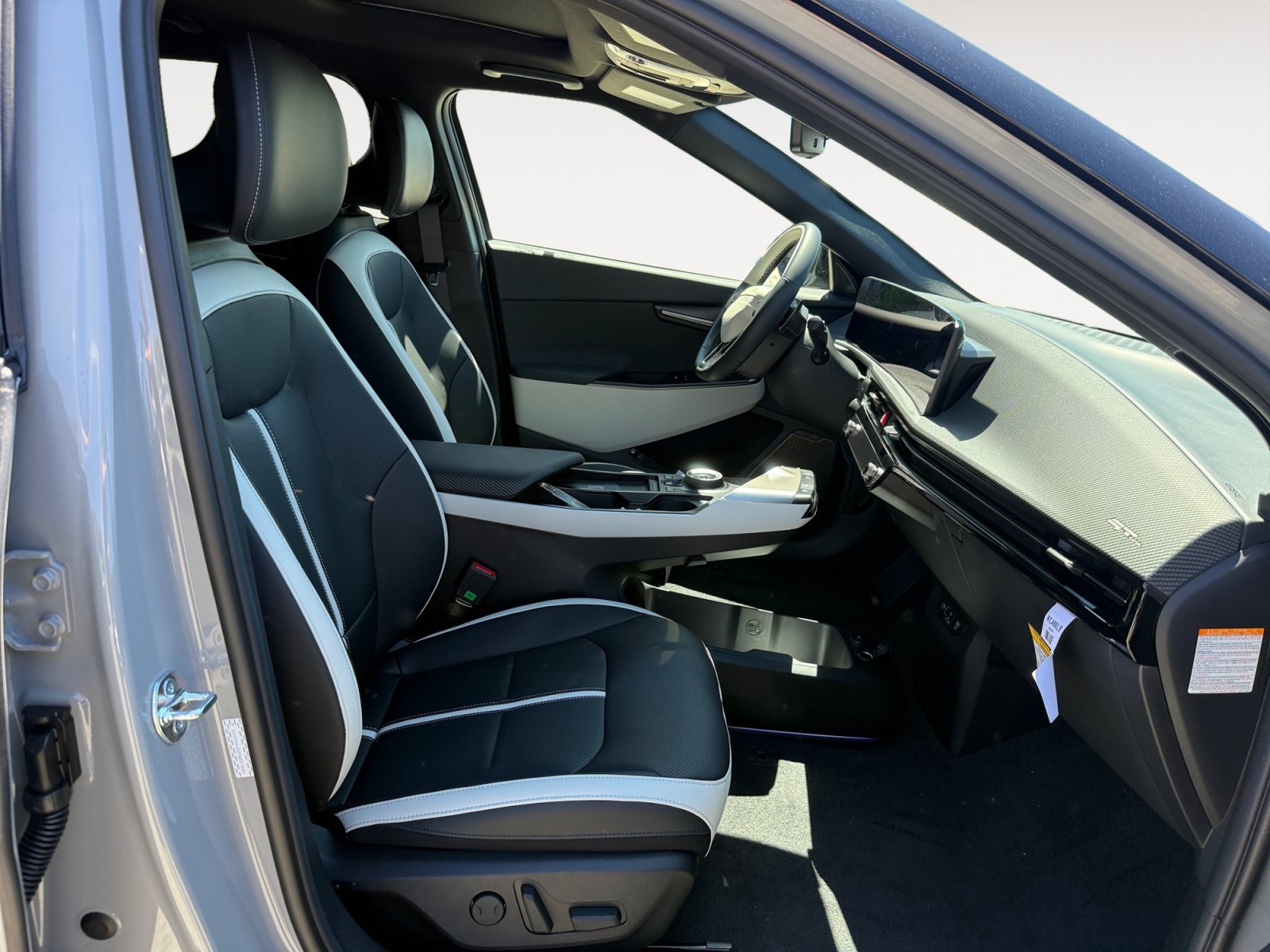 New 2026 Wolf Gray Kia GT-LINE image 19
