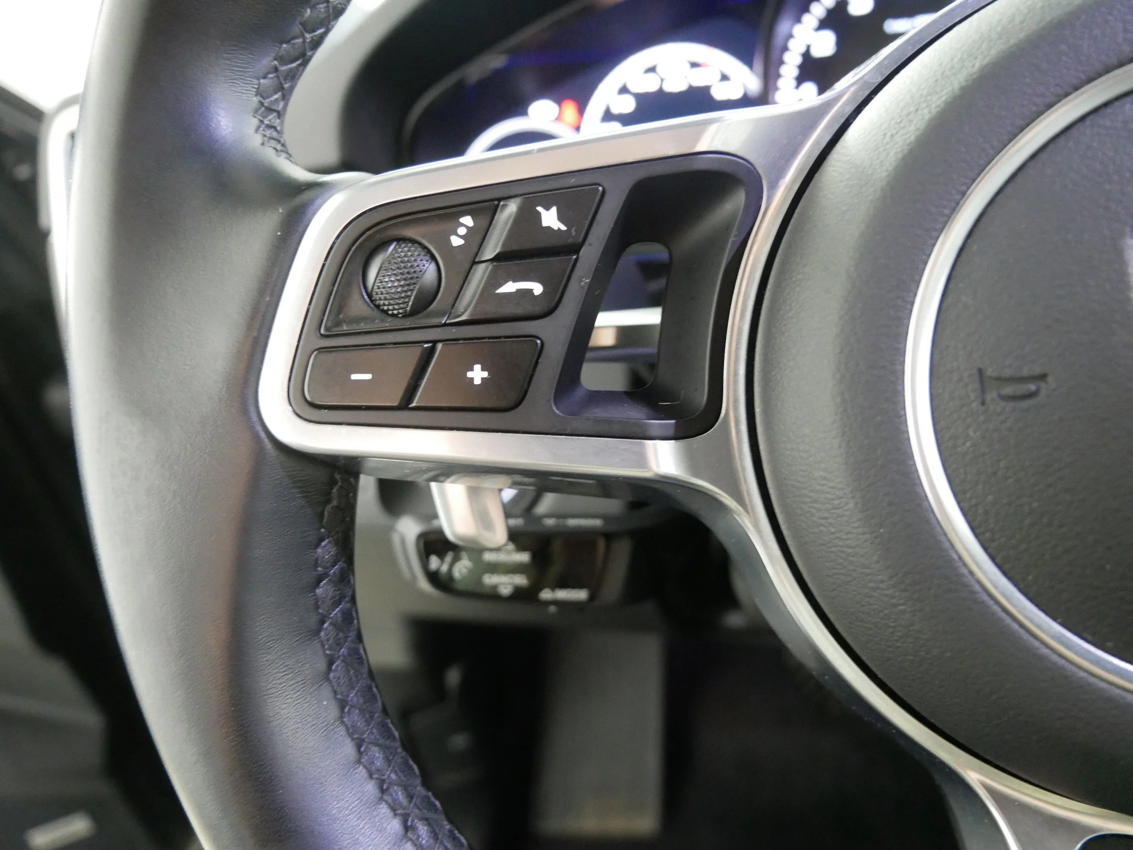 2022 Porsche Cayenne Platinum Edition - Photo 27