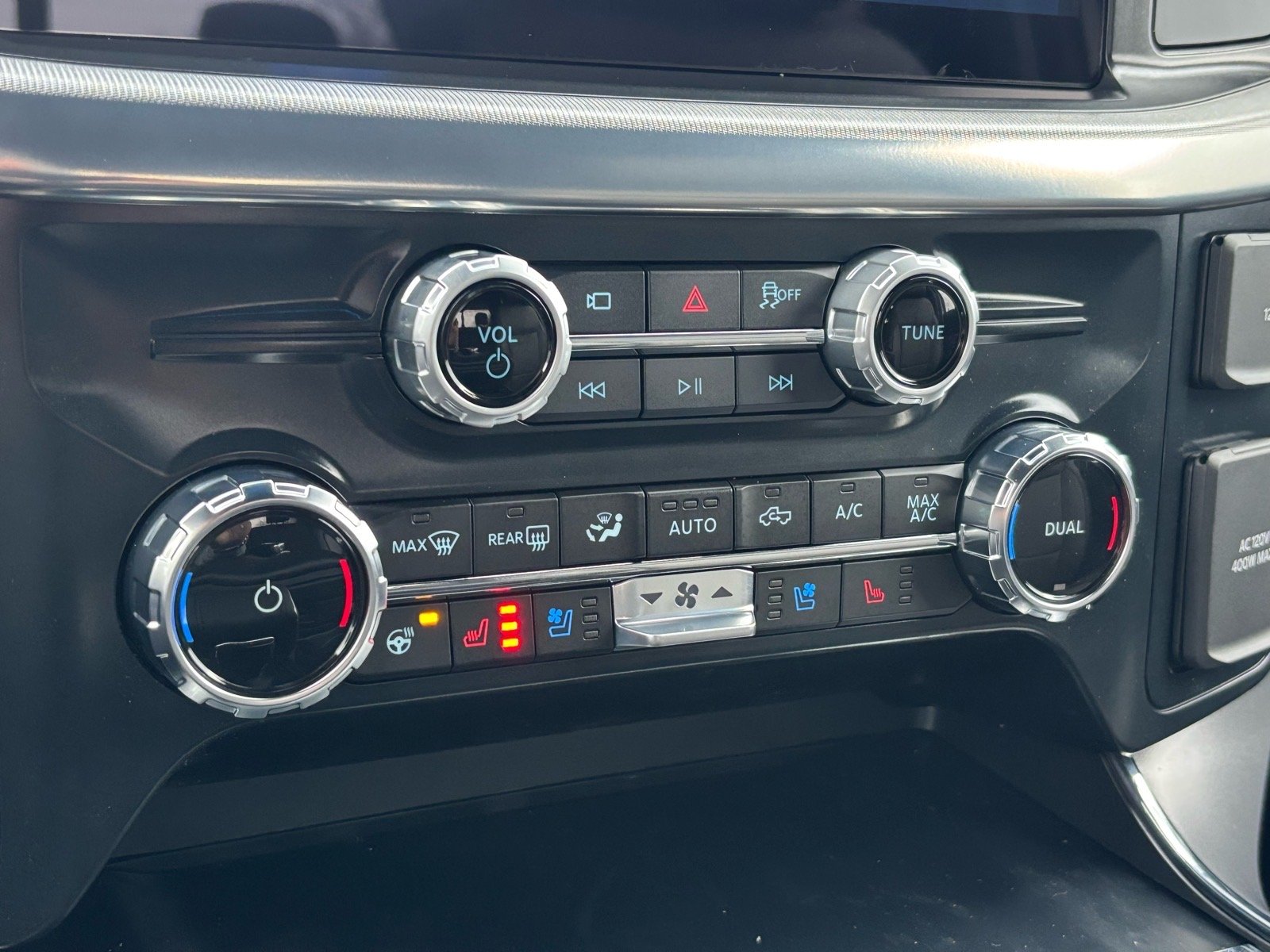 New 2026 Star White Metallic Tri-Coat Ford Lariat® image 17