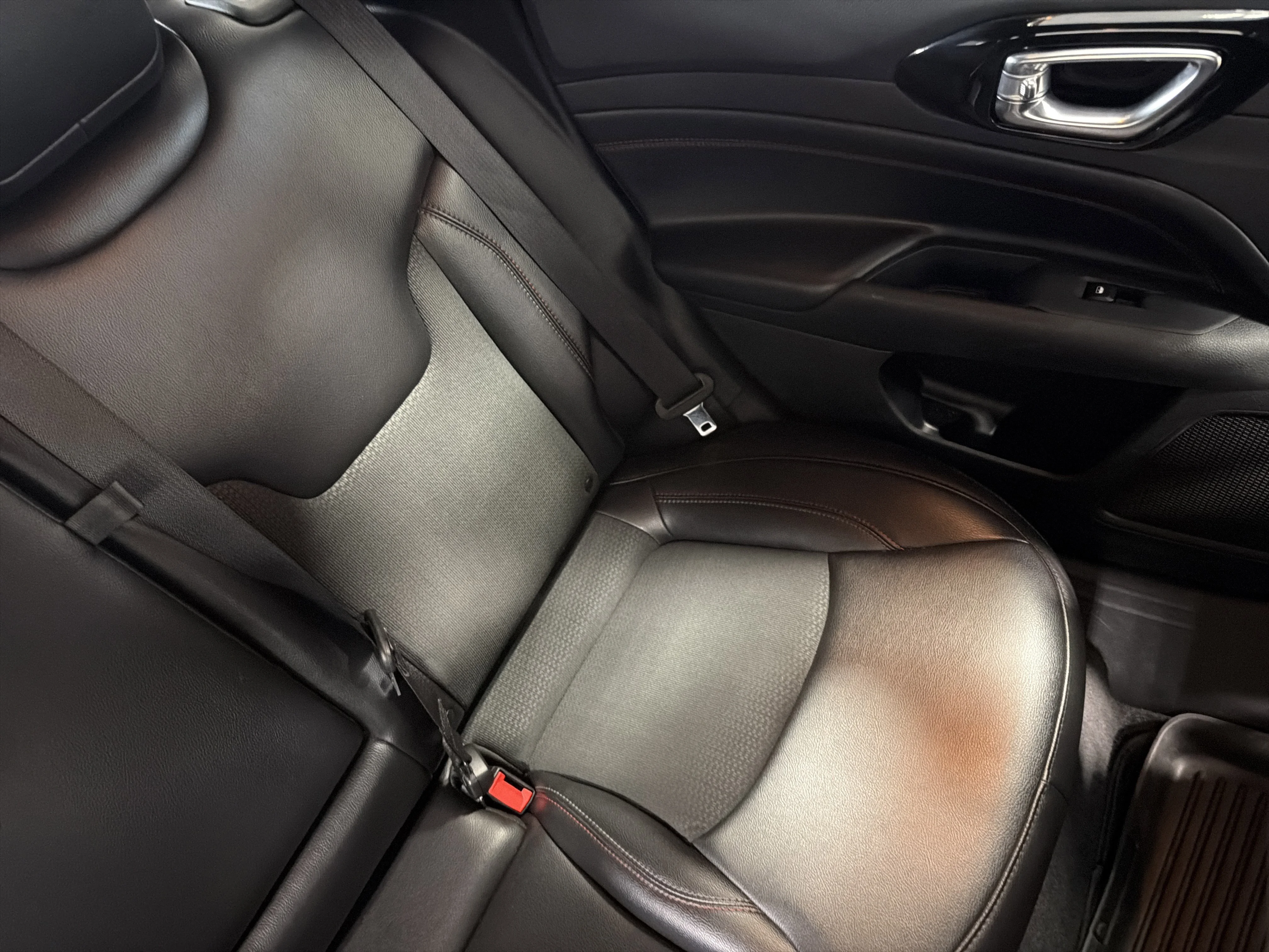 Used 2023 Billet Silver Metallic Clearcoat Jeep Trailhawk image 20
