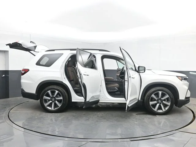Used 2025 Platinum White Pearl Honda AWD Elite image 57