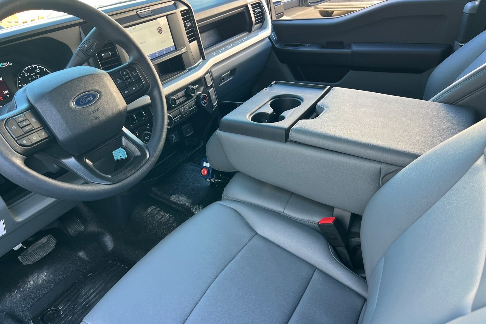 New 2026 Oxford White Ford F-550® XL image 9