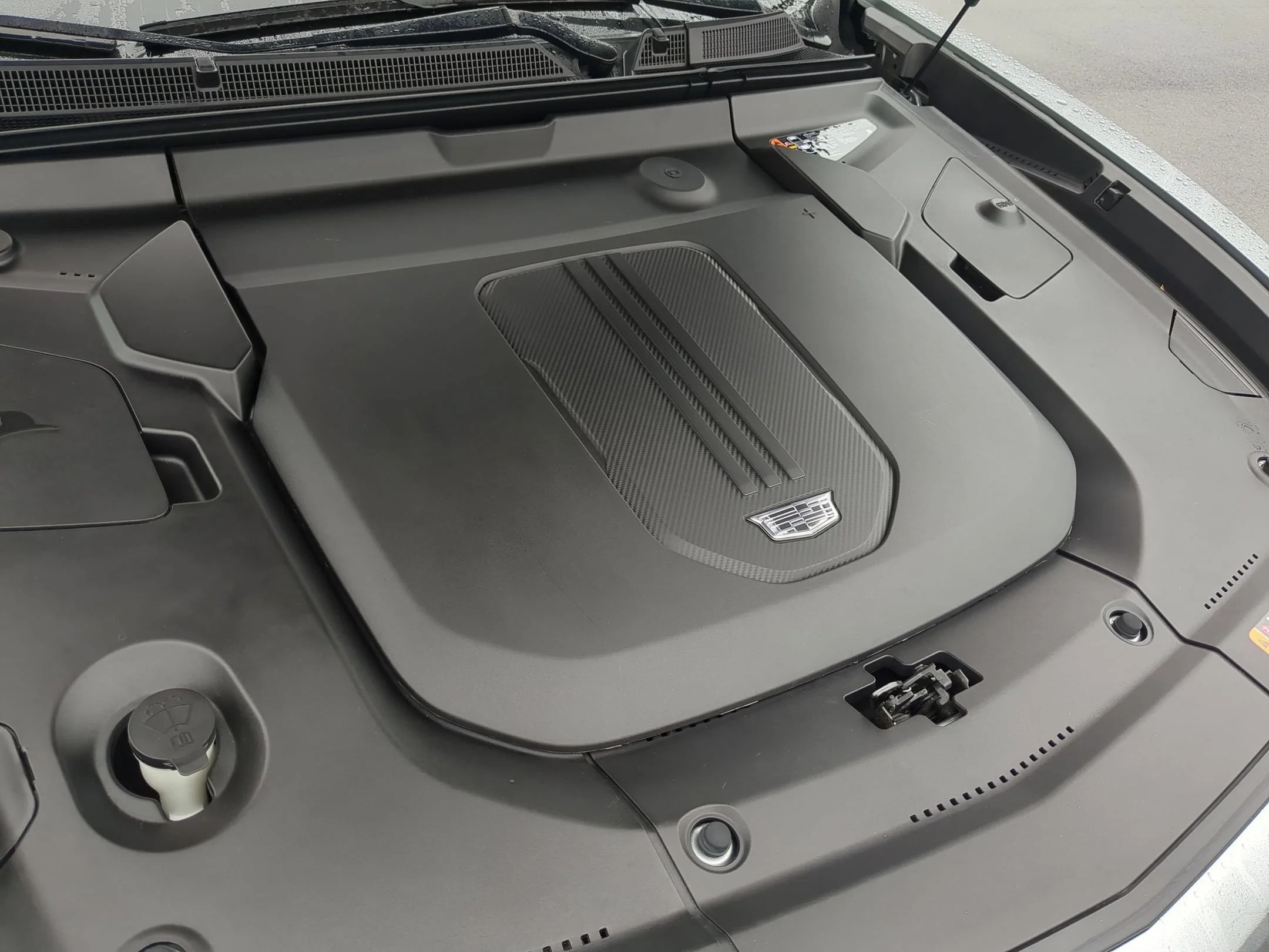 2024 Cadillac LYRIQ Tech - Photo 29