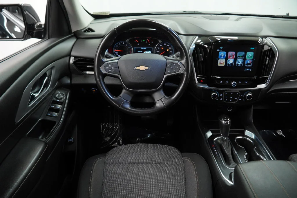 Certified Used 2018 GRAPHITE METALLIC Chevrolet LT Cloth image 14