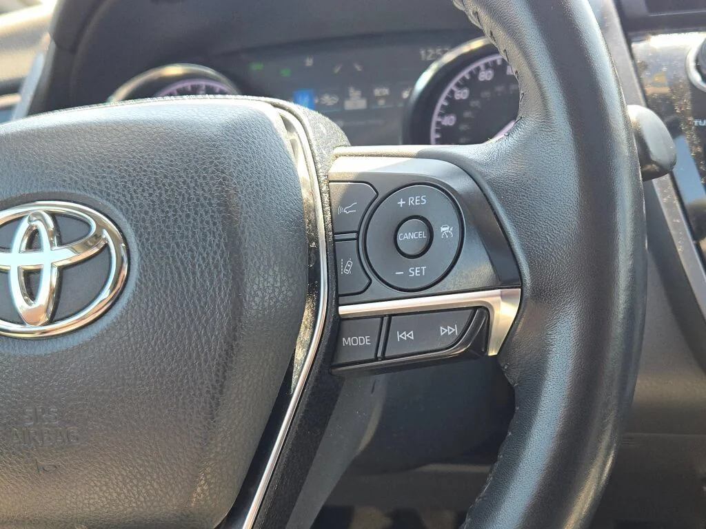 Used 2020 Beige Toyota XLE image 29