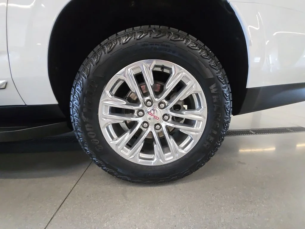 Certified Used 2024 Summit White GMC SLT image 27