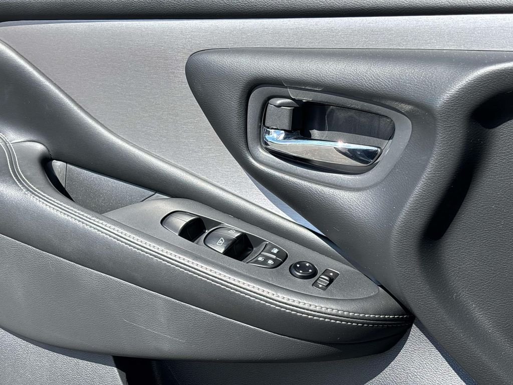 Used 2024 Gray Nissan SV image 18