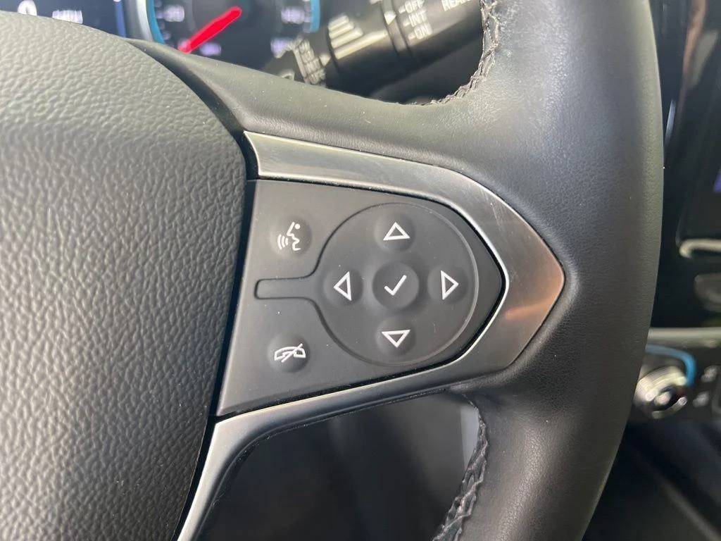 Used 2023 Mosaic Black Metallic Chevrolet LT Cloth image 8