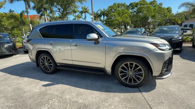 2024 Lexus LX F-Sport - Photo 9