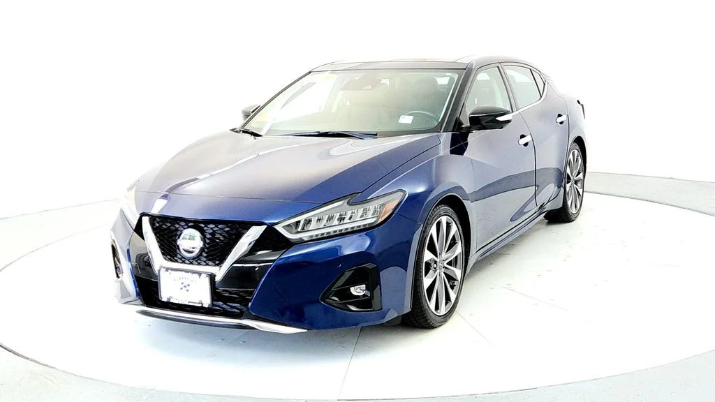 Used 2023 Blue Nissan Platinum image 2
