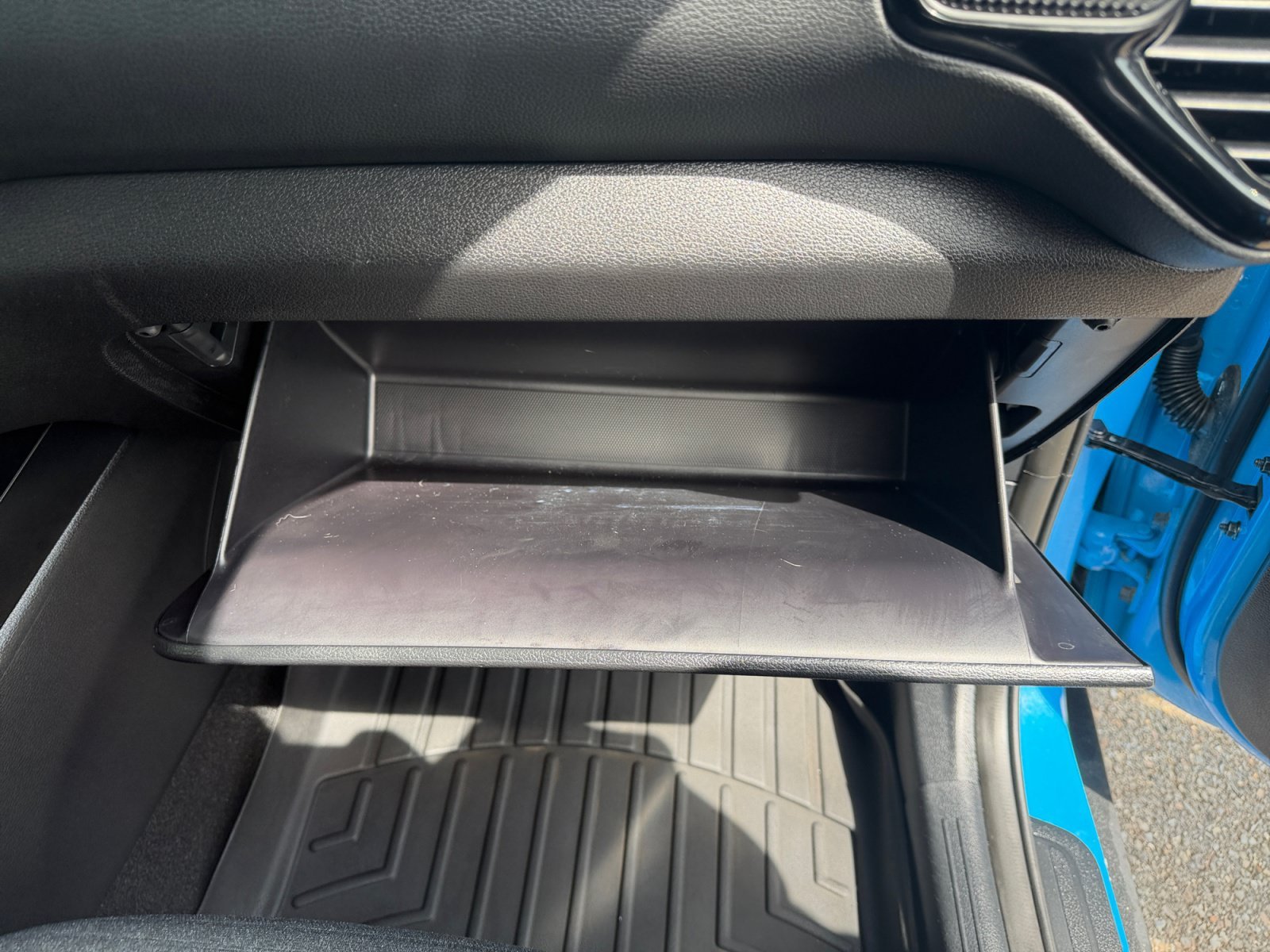 Used 2023 Surf Blue Kia EX image 32