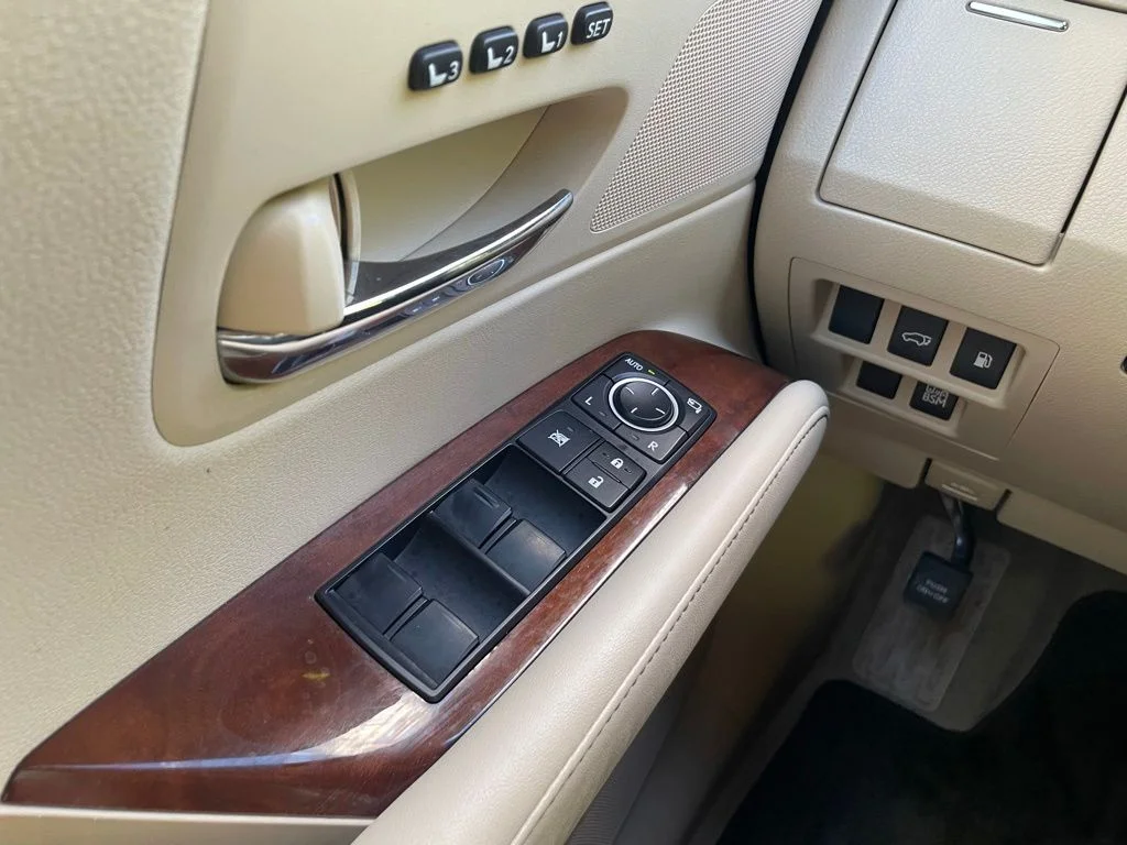 Used 2015 Cashmere Metallic Lexus 350 image 14