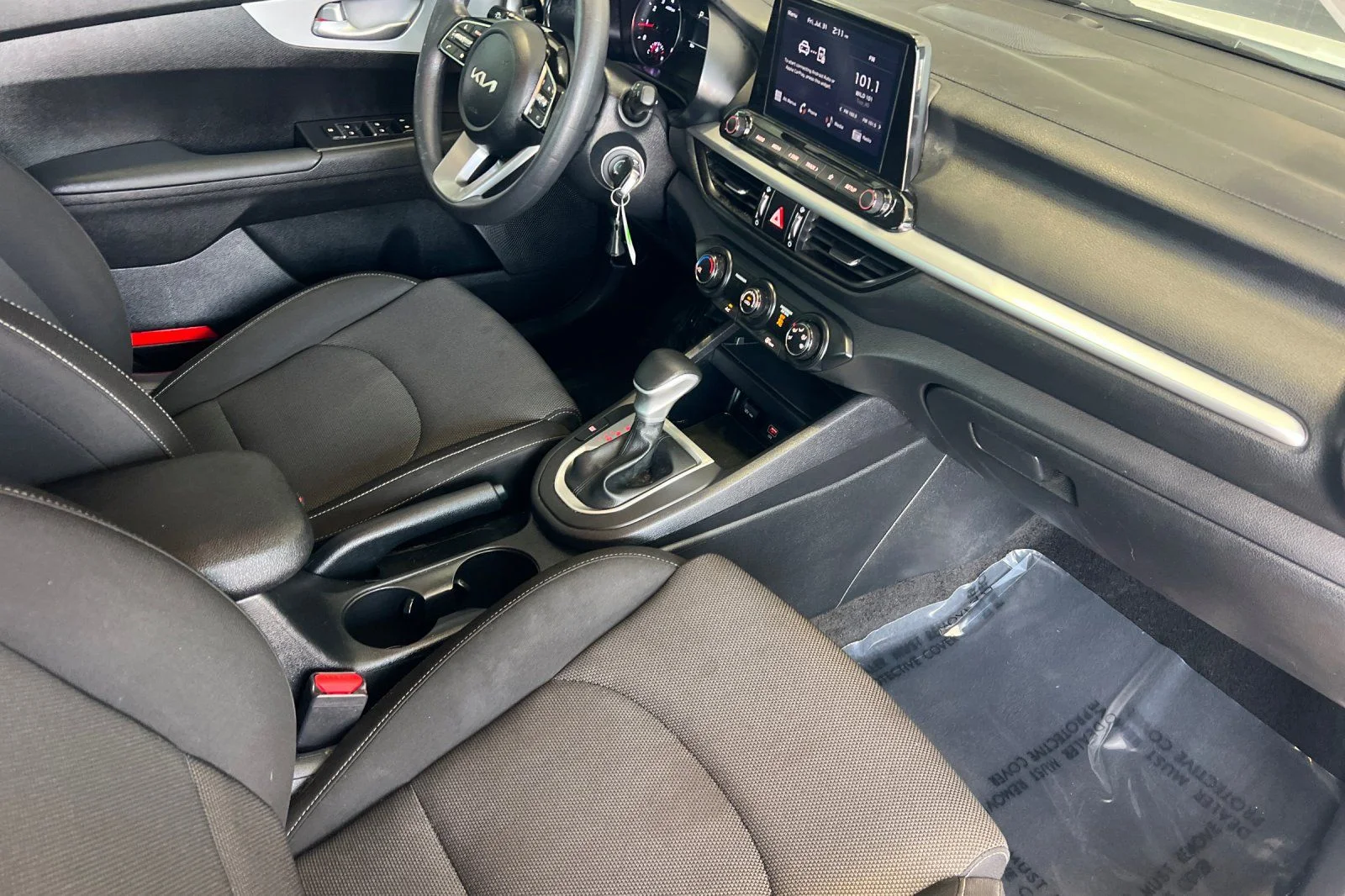 Used 2024 White Kia LX image 12