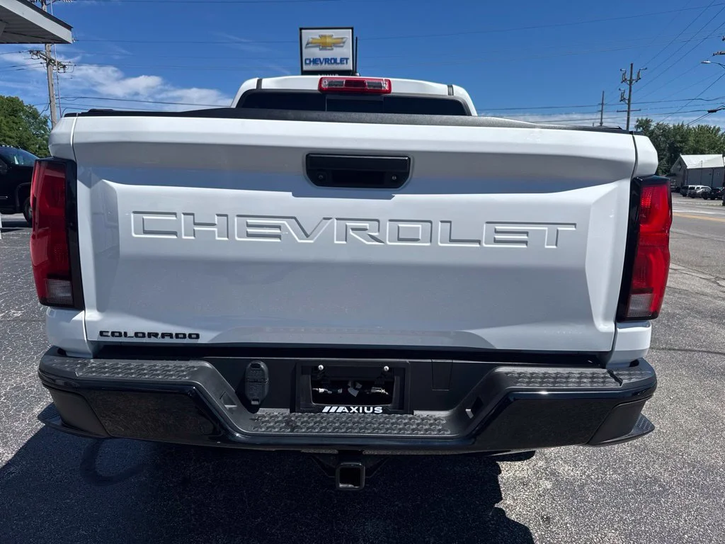 Used 2023 Summit White Chevrolet Z71 image 6