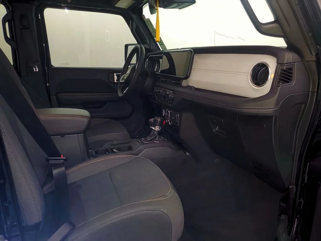 Used 2025 Black Jeep Sahara image 11