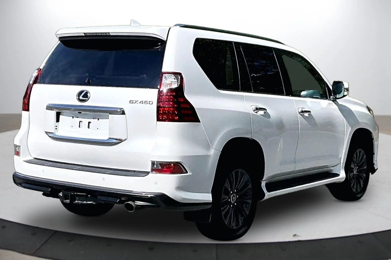 Used 2020  Lexus 460 image 9