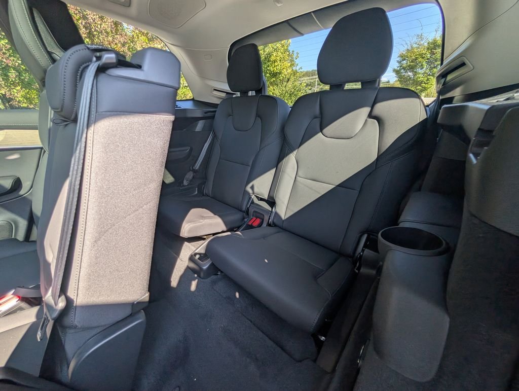 2026 Volvo XC90 Plus - Photo 8