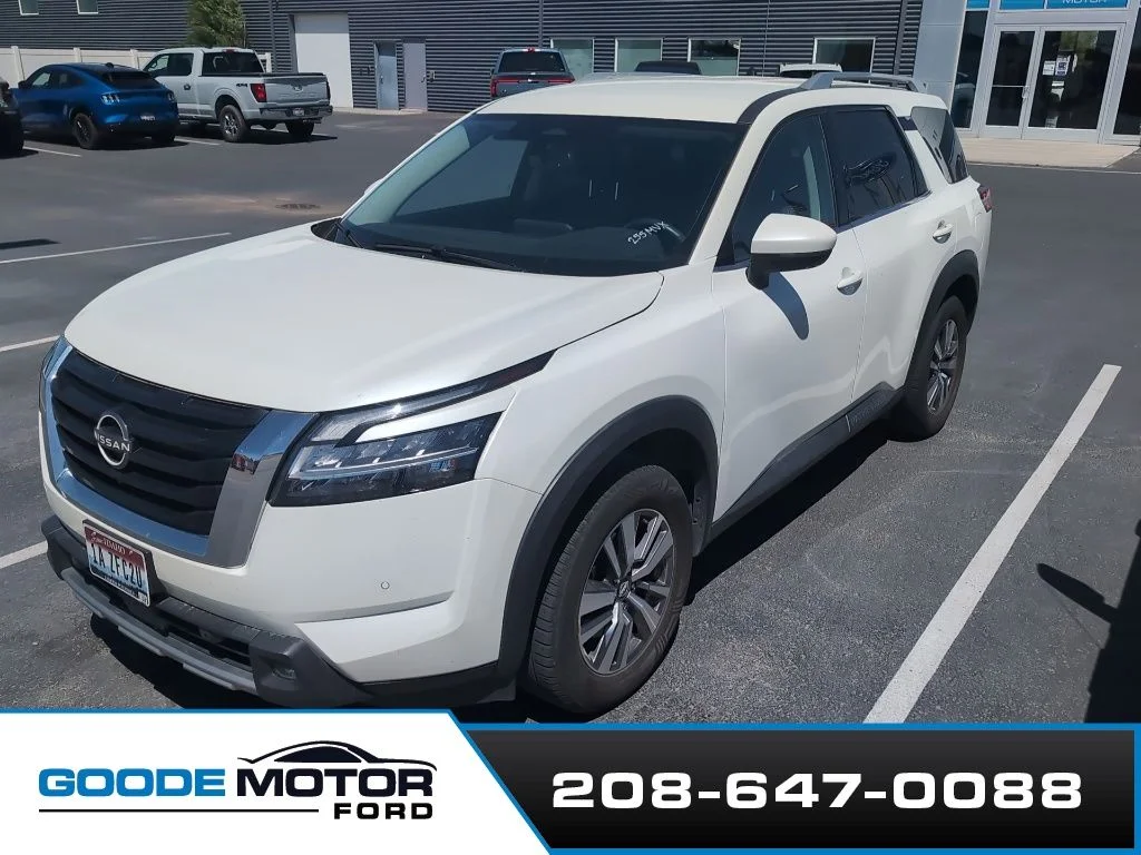 Used 2022 White Nissan SL image 2